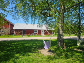 Bo på lantgård in Motala
